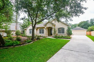 18 E Knightsbridge Dr in Conroe, TX - Building Photo