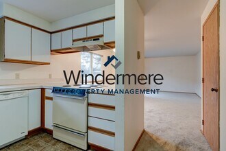 106 S Main St in Coupeville, WA - Foto de edificio - Building Photo