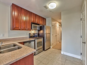 215 W College Ave in Tallahassee, FL - Building Photo - Building Photo