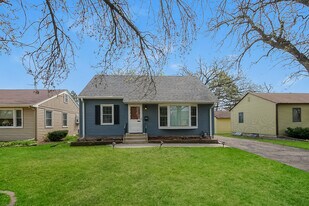 7041 Garfield Ave S in Minneapolis, MN - Building Photo