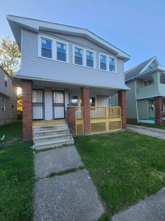 property at 3658 E 143rd St