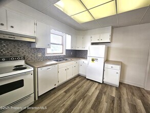 729 W Locust St in Scranton, PA - Building Photo - Building Photo