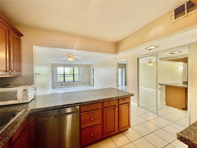 property at 2322 S Cypress Bend Dr