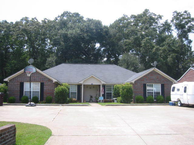 186 Starksville Ave in Leesburg, GA - Building Photo