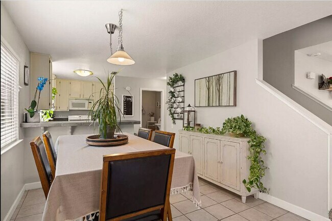 35 Patricia Way in Roseville, CA - Building Photo - Building Photo