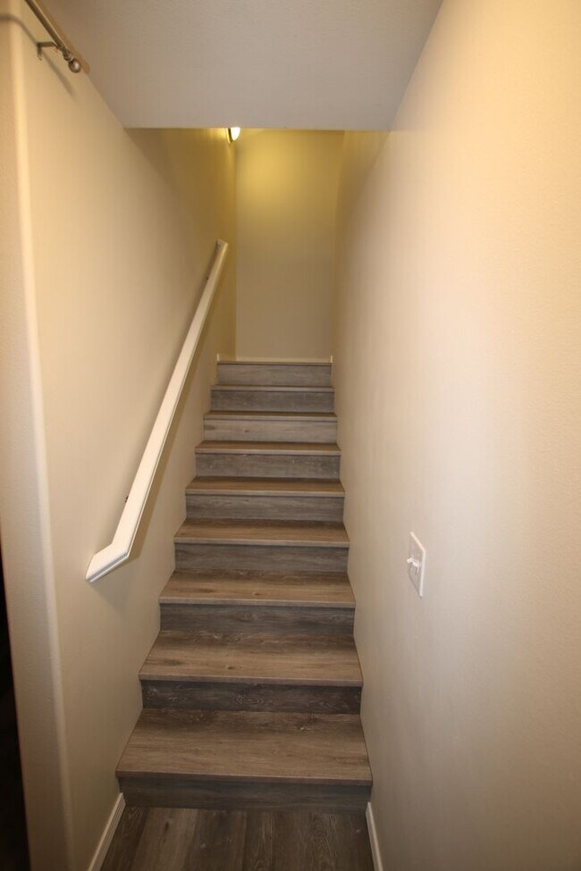 5709 Sapphire Loop in Anchorage, AK - Building Photo - Building Photo