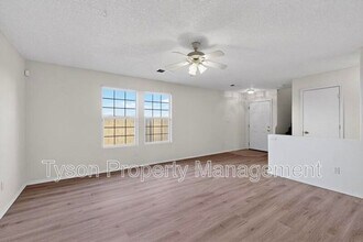 8001 Vinemont Pl NW in Albuquerque, NM - Building Photo - Building Photo