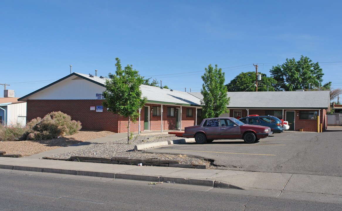 12913 Lomas Blvd NE in Albuquerque, NM - Building Photo