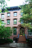 389 3rd St Apartamentos