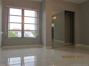 4160 Inverrary Dr in Lauderhill, FL - Building Photo - Building Photo