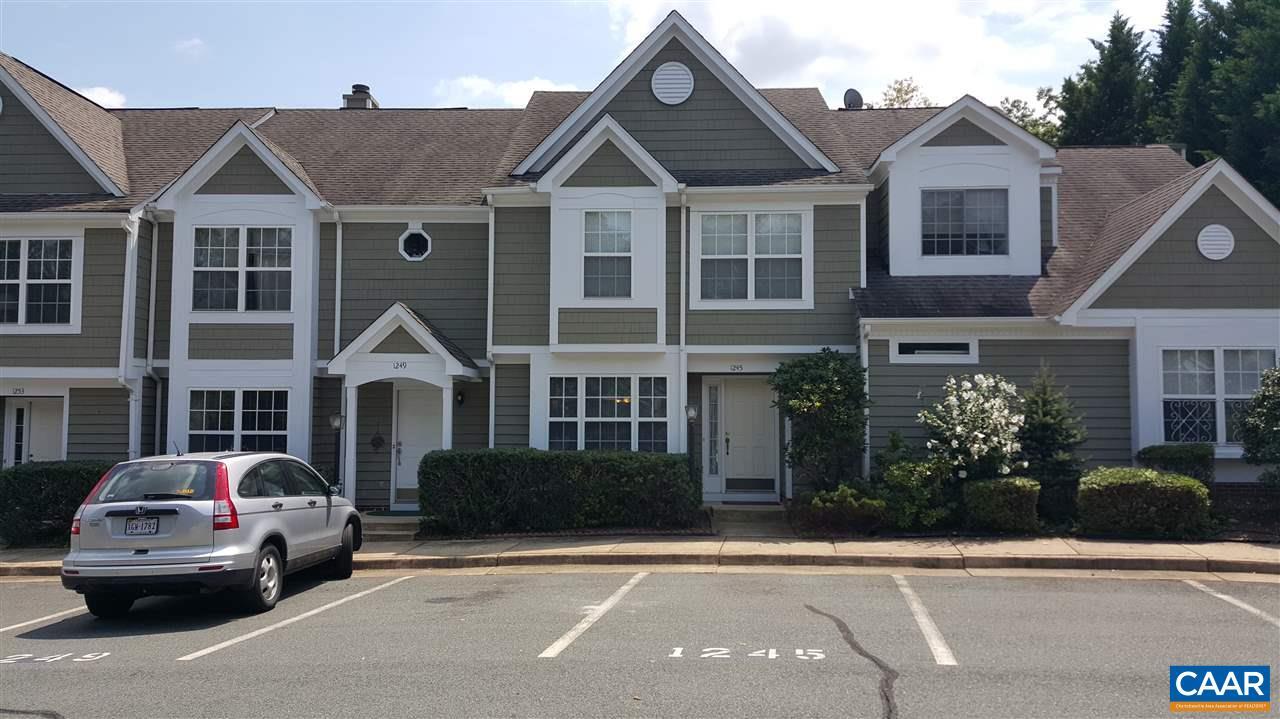 1245 Clifden Green in Charlottesville, VA - Building Photo