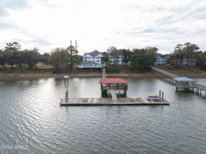 1231 Ladys Island Dr in Port Royal, SC - Building Photo - Building Photo