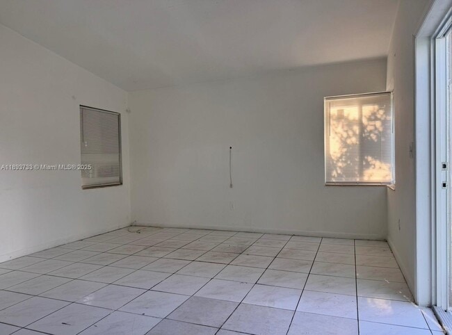 550 NW 118th St in Miami, FL - Building Photo - Building Photo