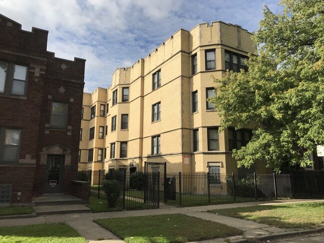 7830 S East End Ave in Chicago, IL - Building Photo - Primary Photo