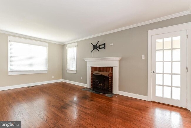 227 Delview Ln