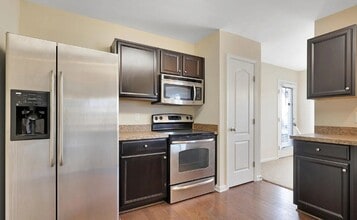 1732 Great Bend Dr in Durham, NC - Foto de edificio - Building Photo