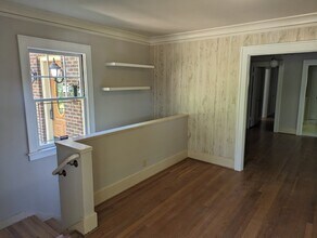 2124 SE Elliott Ave, Unit 1 in Portland, OR - Building Photo - Building Photo