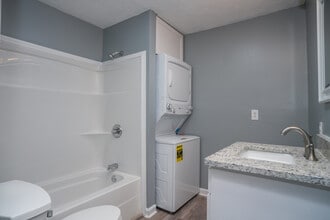 Russell Ridge Estates in Meridian, MS - Foto de edificio - Interior Photo