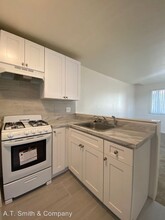 1429 Gray St in Lakewood, CO - Foto de edificio - Building Photo