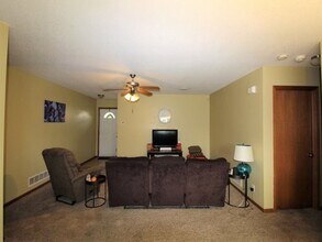 3003 Brookville Dr in Manhattan, KS - Building Photo - Building Photo