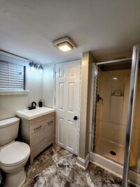 3811 Hayward Ave photo'