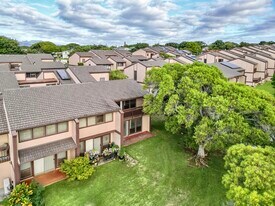 98-1421-1421 Ka?ahumanu St in Pearl City, HI - Building Photo