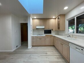 2746 Cowper St in Palo Alto, CA - Building Photo - Building Photo