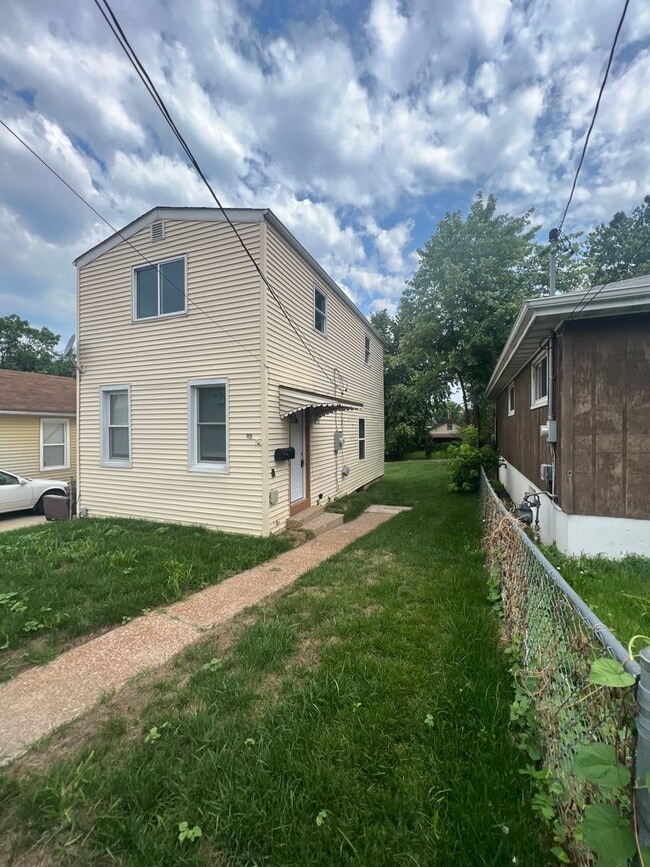 property at 115 W Cartwright Ave