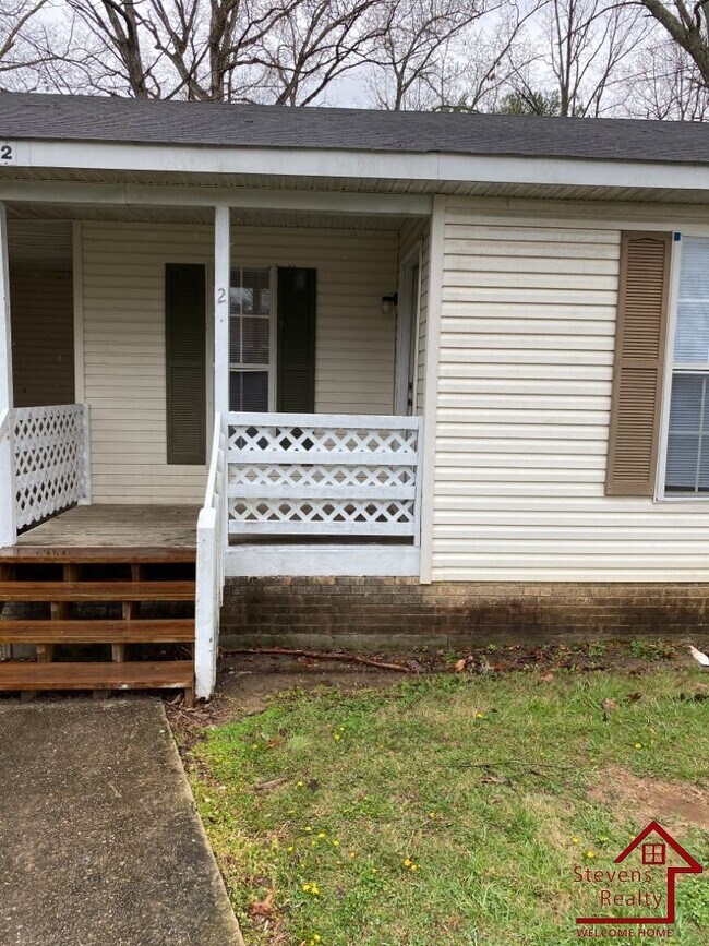 140 Bybee Woods Dr in McMinnville, TN - Building Photo - Building Photo
