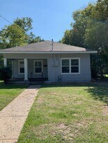 1715 Division St in Greenville, TX - Building Photo