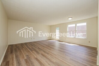 8755 Mardi Gras Dr in Huber Heights, OH - Building Photo - Building Photo