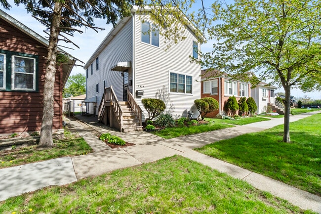 property at 2425 Hessing St