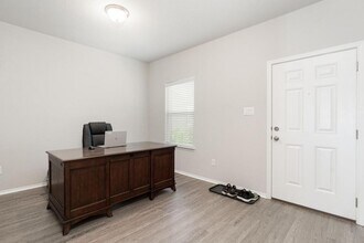 556 Long Leaf Dr in New Braunfels, TX - Building Photo - Building Photo