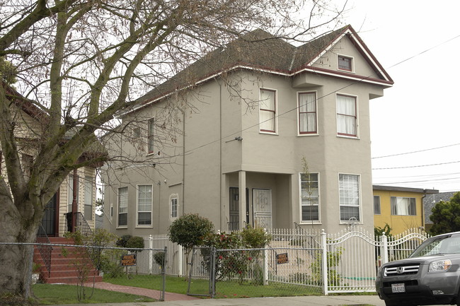 1906 24th Ave in Oakland, CA - Foto de edificio - Building Photo