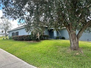 4537 NW 2nd Ct in Ocala, FL - Foto de edificio - Building Photo