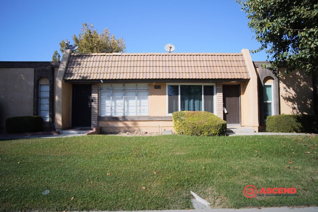 3512 Sampson Ct in Bakersfield, CA - Building Photo