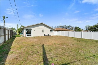 646 99th Ave N in Naples, FL - Building Photo - Building Photo