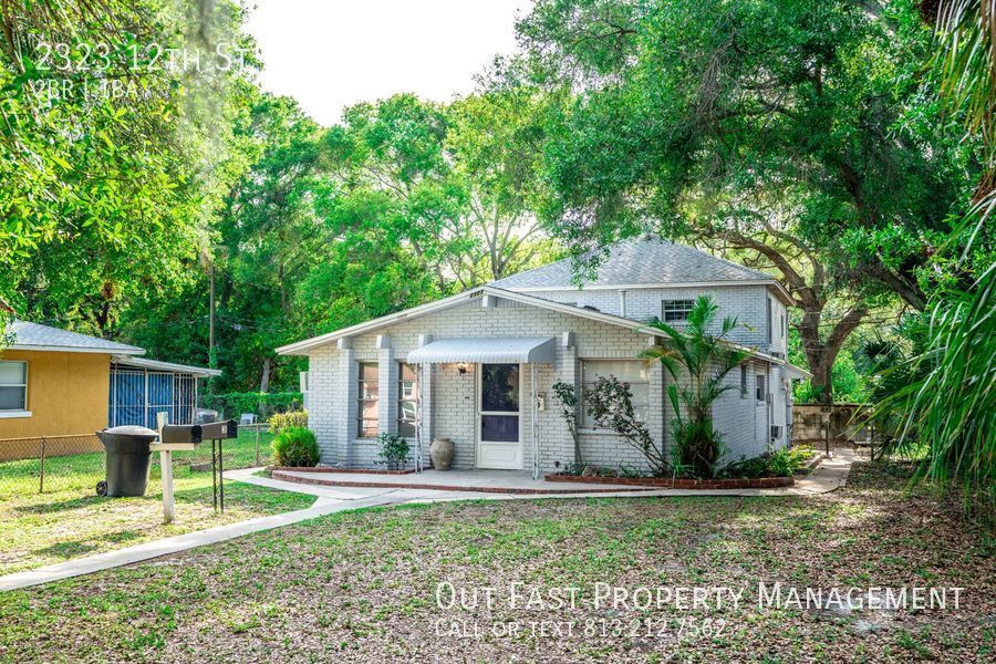2323 12th St S, Unit #1 in St. Petersburg, FL - Building Photo