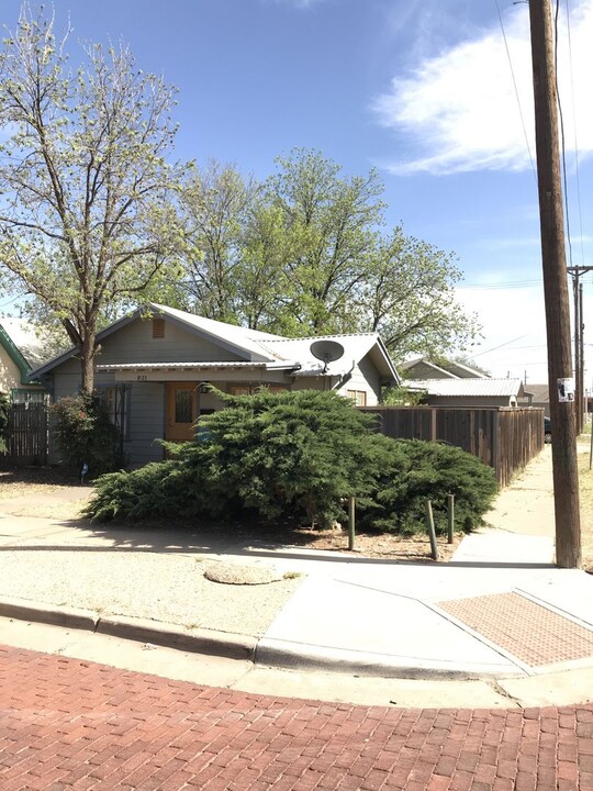 1923 16th St in Lubbock, TX - Foto de edificio