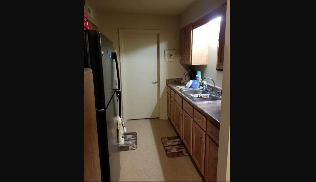 226 Spanish Oaks Rd in Guin, AL - Foto de edificio