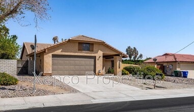 43922 Warner Trail in Palm Desert, CA - Building Photo - Building Photo