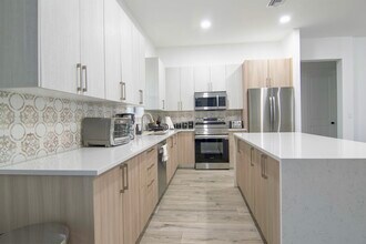 15245 Brainbridge Cir in Port Charlotte, FL - Building Photo - Building Photo