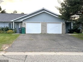 855 Highview Dr in New Richmond, WI - Building Photo