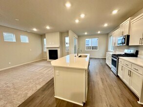 6157 Savannah St SE in Albany, OR - Building Photo - Building Photo