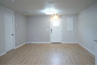 314 Jagoe St, Unit 103 in Denton, TX - Building Photo - Building Photo