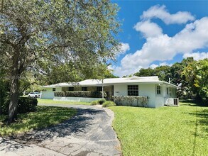 7485 SW 126th St in Miami, FL - Building Photo - Building Photo