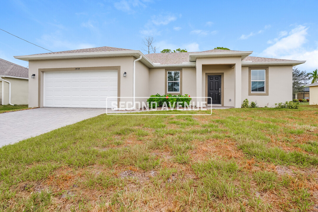 3454 NE 9th Ave in Cape Coral, FL - Building Photo