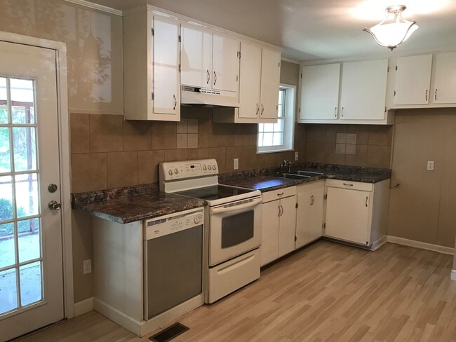 330 Monte Vista Rd in Oxford, AL - Building Photo - Building Photo