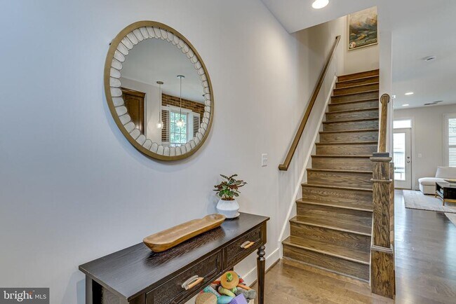 property at 944 N Columbus St