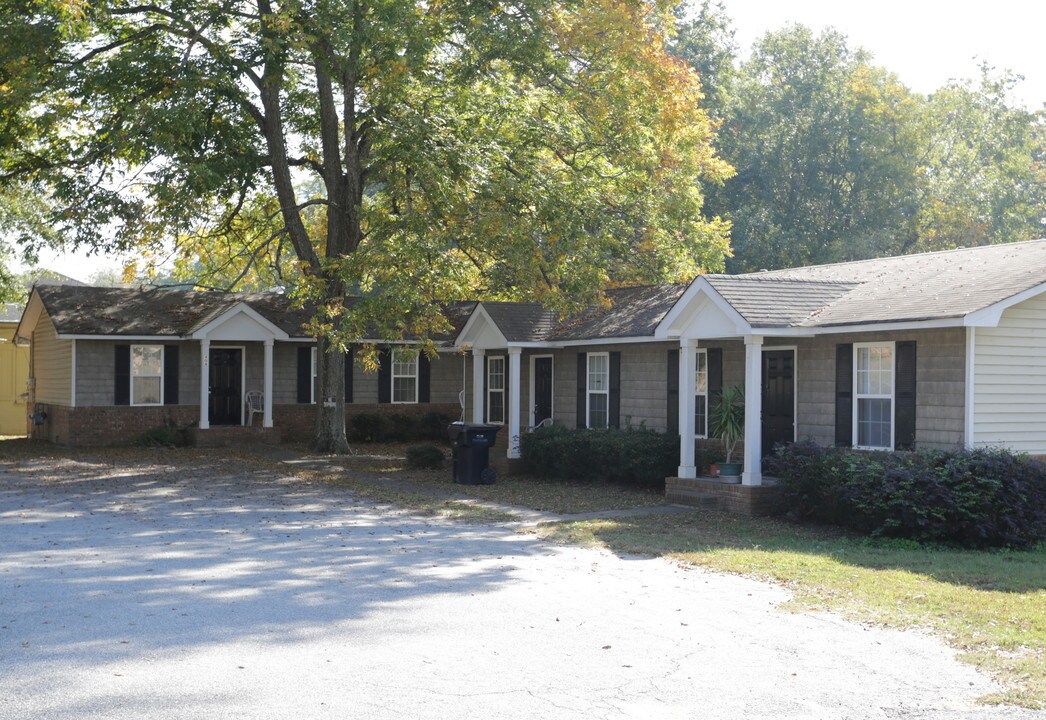 47 Savannah St in Newnan, GA - Foto de edificio